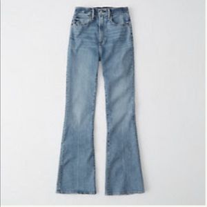 Ultra high rise flared jeans - size 6L/28.
